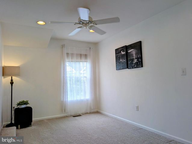 11 MILLER CIR, Pennington, NJ 08534