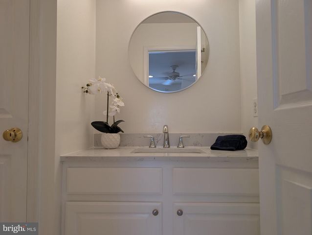 11 MILLER CIR, Pennington, NJ 08534
