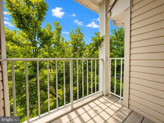 11 MILLER CIR, Pennington, NJ 08534