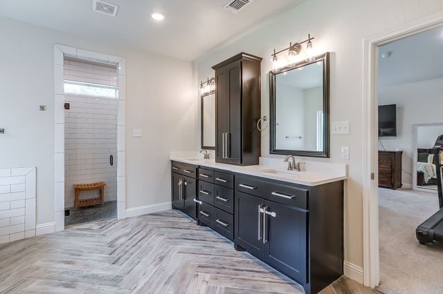 1024 Sky Road, Weatherford, TX 76087