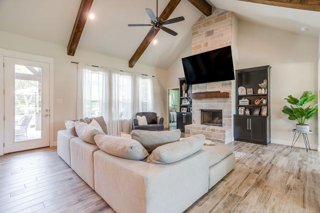 1024 Sky Road, Weatherford, TX 76087