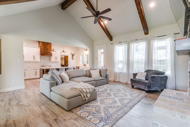 1024 Sky Road, Weatherford, TX 76087