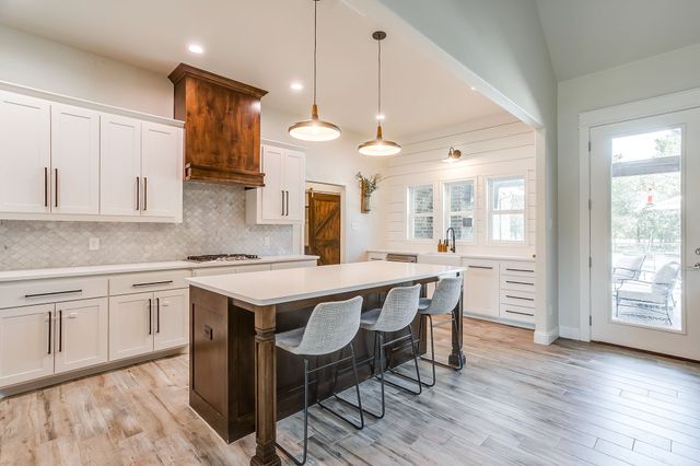 1024 Sky Road, Weatherford, TX 76087