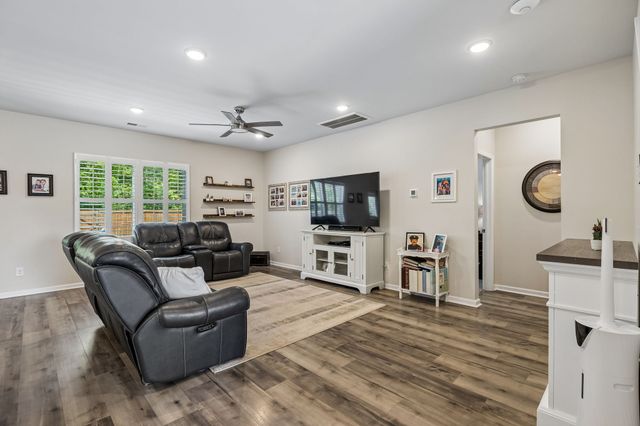 2106 Houston Bnd, Lebanon, TN 37087