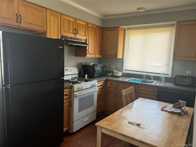 36 Casino Street, Freeport, NY 11520