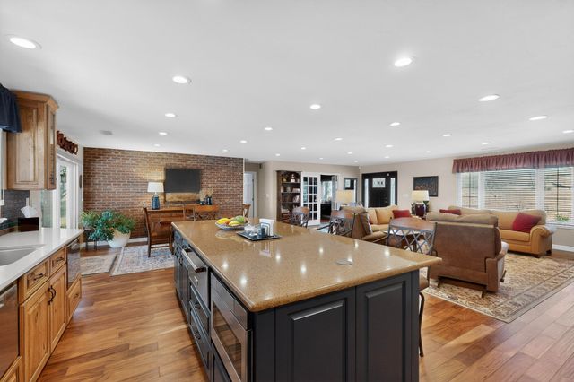 13 Park Lane Circle, Peralta, NM 87042