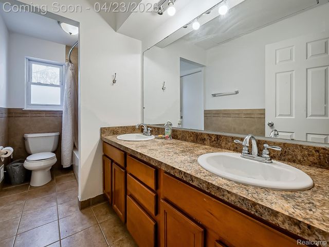 26177 Cunningham Drive, Warren, MI 48091