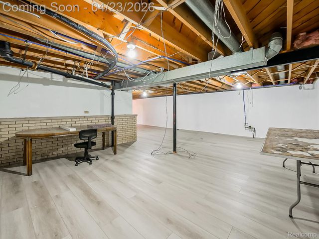 26177 Cunningham Drive, Warren, MI 48091