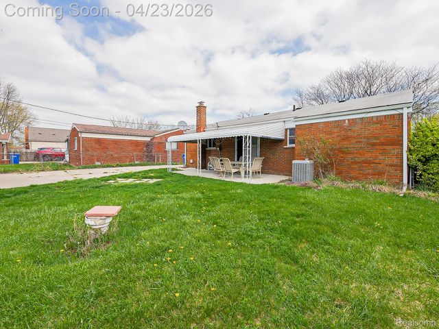 26177 Cunningham Drive, Warren, MI 48091