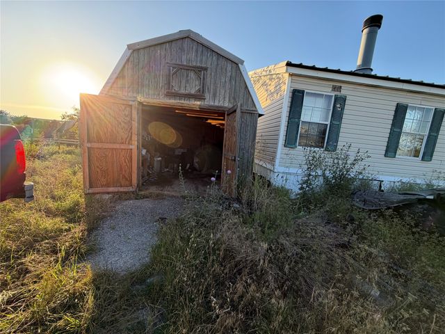 280 Coyote Trail, Rhome, TX 76078