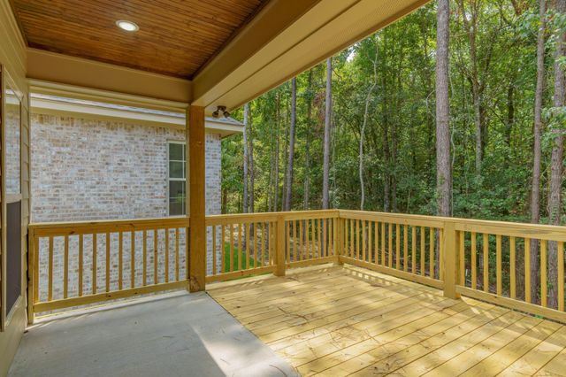 80 Riviera Dr., Hattiesburg, MS 39402