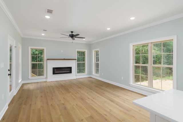 80 Riviera Dr., Hattiesburg, MS 39402
