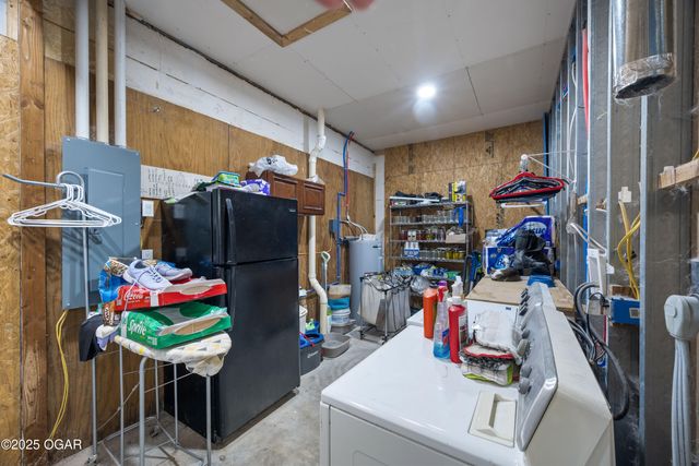 7481 Elm Drive, Joplin, MO 64804