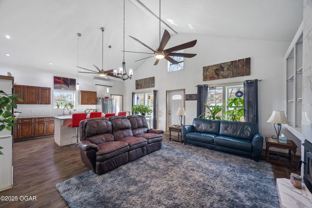 7481 Elm Drive, Joplin, MO 64804