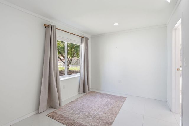 139 SW 21st Way, Fort Lauderdale, FL 33312