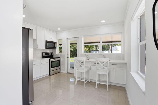 139 SW 21st Way, Fort Lauderdale, FL 33312