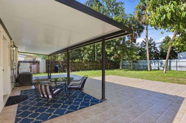 139 SW 21st Way, Fort Lauderdale, FL 33312