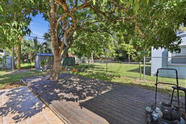 139 SW 21st Way, Fort Lauderdale, FL 33312