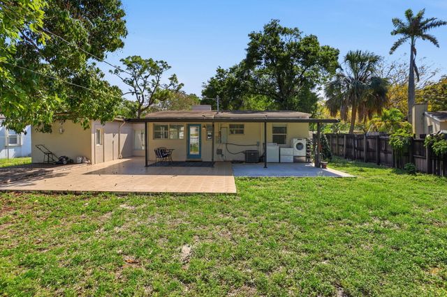 139 SW 21st Way, Fort Lauderdale, FL 33312