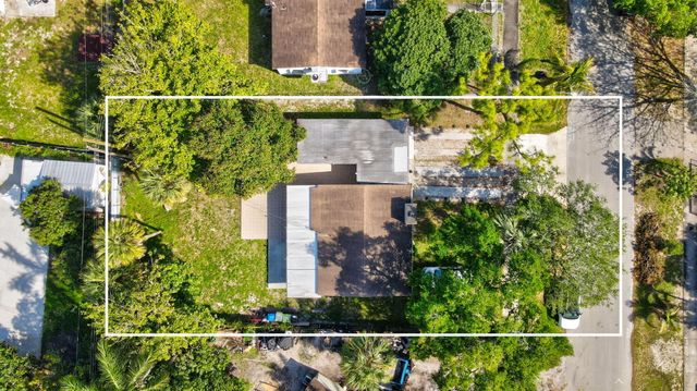 139 SW 21st Way, Fort Lauderdale, FL 33312