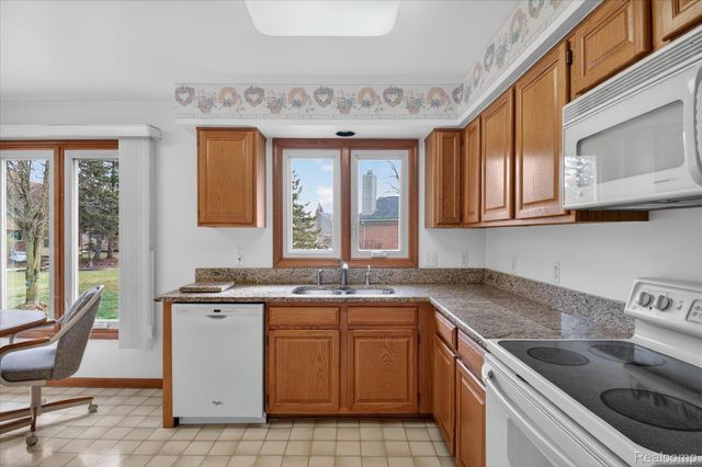 407 Fairfield Court, Canton Charter Township, MI 48188