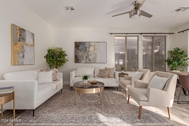 563 E KRISTA Way, Tempe, AZ 85284