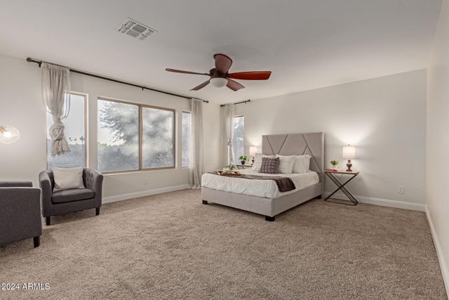 563 E KRISTA Way, Tempe, AZ 85284