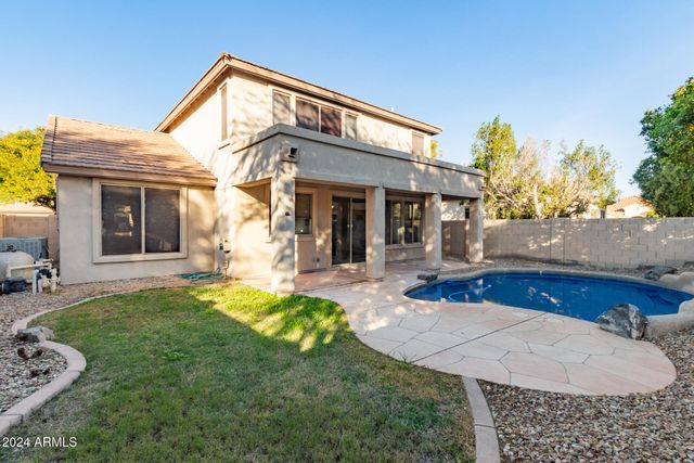 563 E KRISTA Way, Tempe, AZ 85284