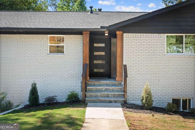 1679 Oak Lane NE, Atlanta, GA 30329