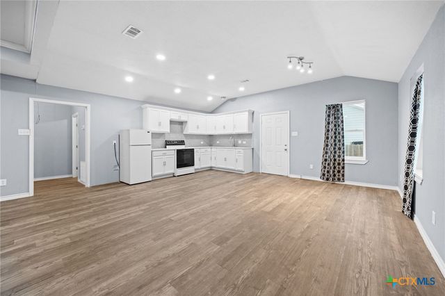 409 N 14th Street, Gatesville, TX 76528