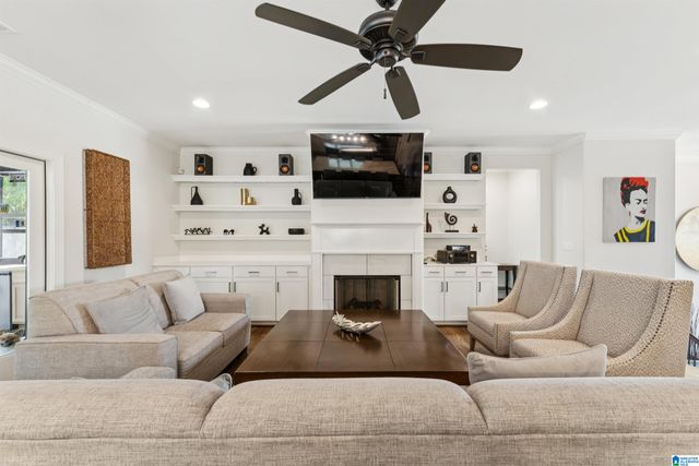 1013 GREY OAKS VALLEY, Pelham, AL 35124