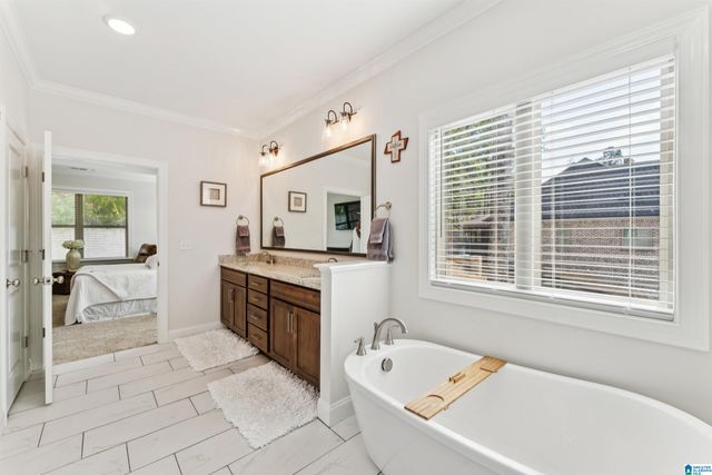 1013 GREY OAKS VALLEY, Pelham, AL 35124