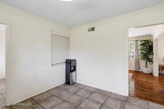 1055 Parkwood Place, Jackson, MS 39206