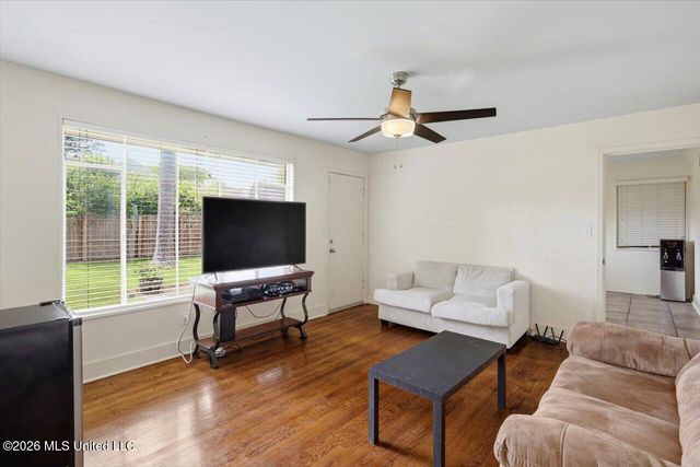 1055 Parkwood Place, Jackson, MS 39206