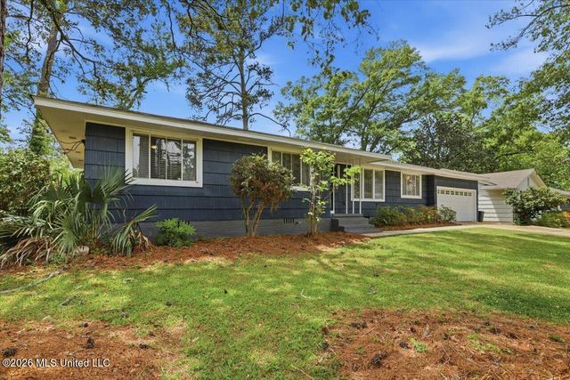 1055 Parkwood Place, Jackson, MS 39206
