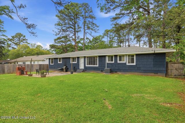 1055 Parkwood Place, Jackson, MS 39206