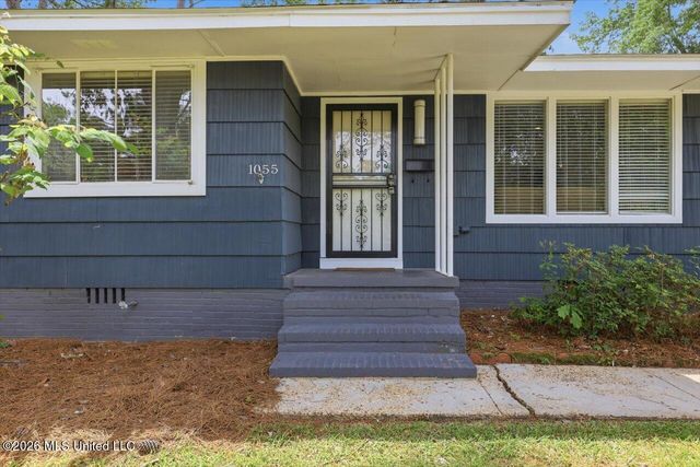 1055 Parkwood Place, Jackson, MS 39206