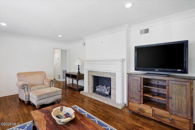 1055 Parkwood Place, Jackson, MS 39206
