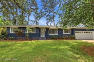 1055 Parkwood Place, Jackson, MS 39206