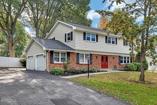 20 Schalren Drive, Colonie, NY 12110