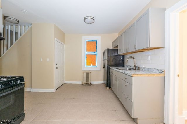 120 Sunset Ave, Newark City, NJ 07106