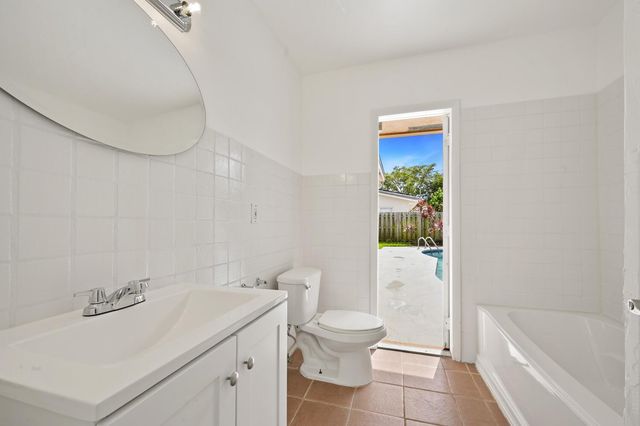 3670 NW 78th Lane, Coral Springs, FL 33065