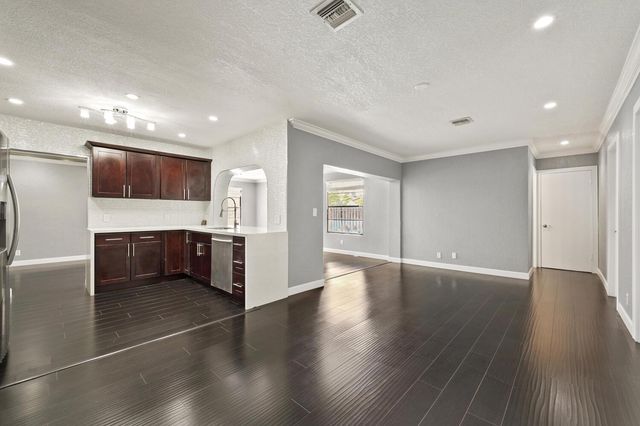 3670 NW 78th Lane, Coral Springs, FL 33065