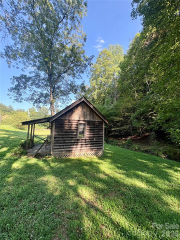 4019 Happy Goats Way, Lenoir, NC 28645