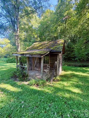 4019 Happy Goats Way, Lenoir, NC 28645