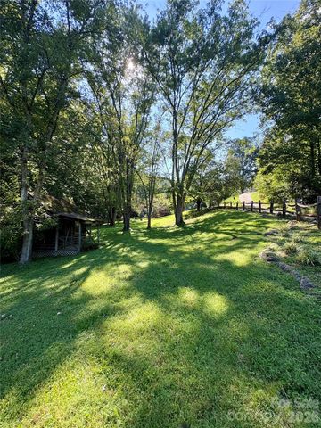 4019 Happy Goats Way, Lenoir, NC 28645