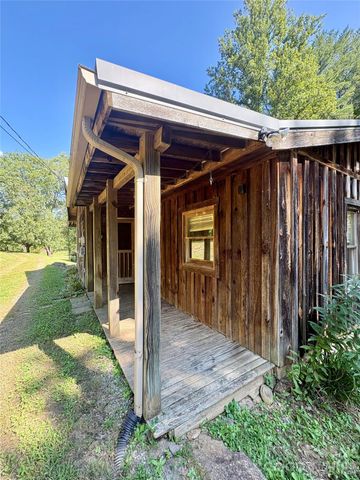 4019 Happy Goats Way, Lenoir, NC 28645