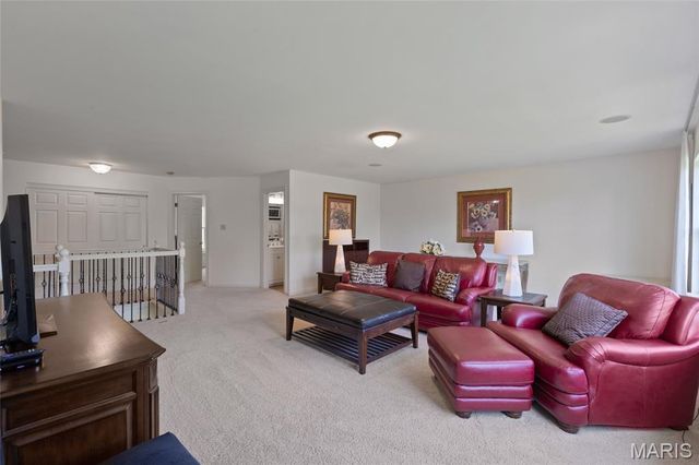 100 Elderberry Lane, Wildwood, MO 63040