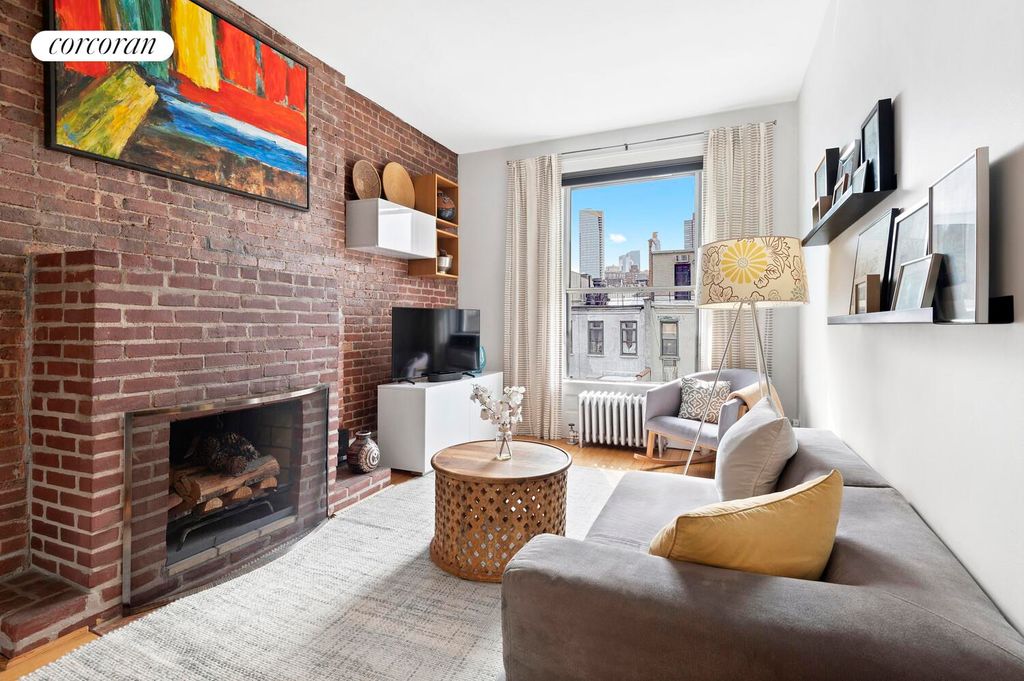 116 W 76th St Apt 5R, New York City, NY 10023