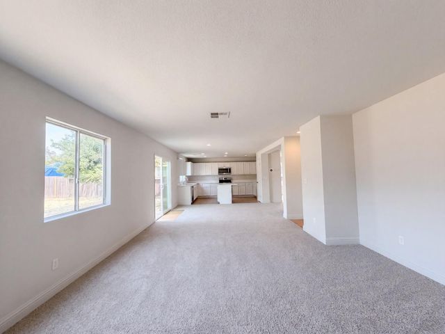 2155 Watercourse St, Stockton, CA 95206